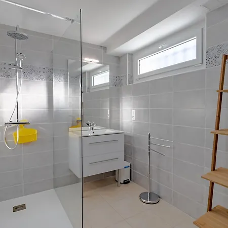Maison Au Calme Et Piscine Privee *