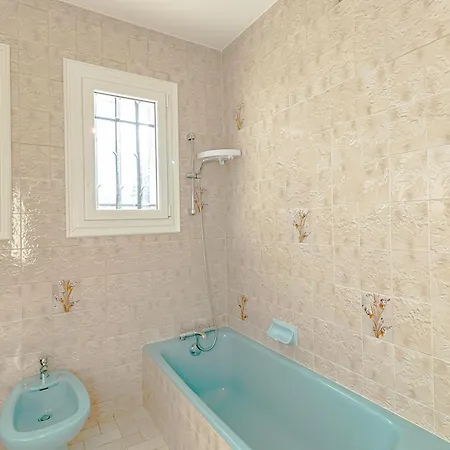 Holiday home Maison Au Calme Et Piscine Privee *